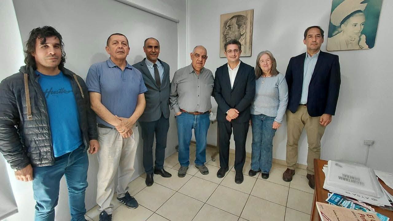 El secretario general de la Gobernación, Ricki Herrera, en la reunión con representantes de ATSA